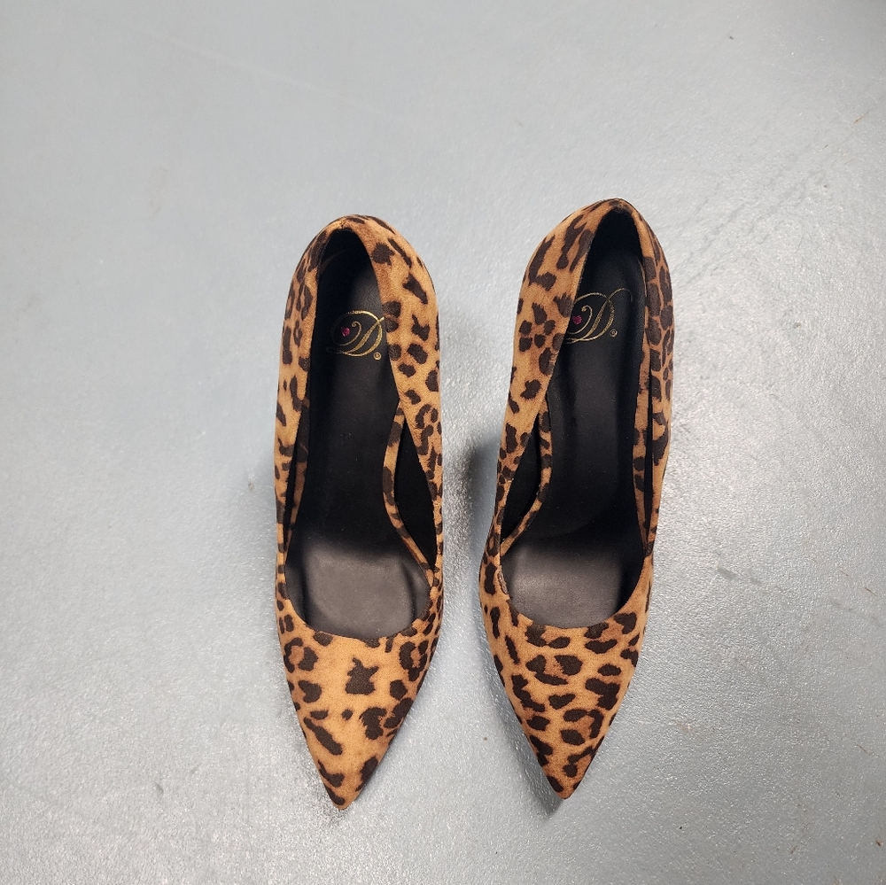 Pumps - Picture 2 of 2